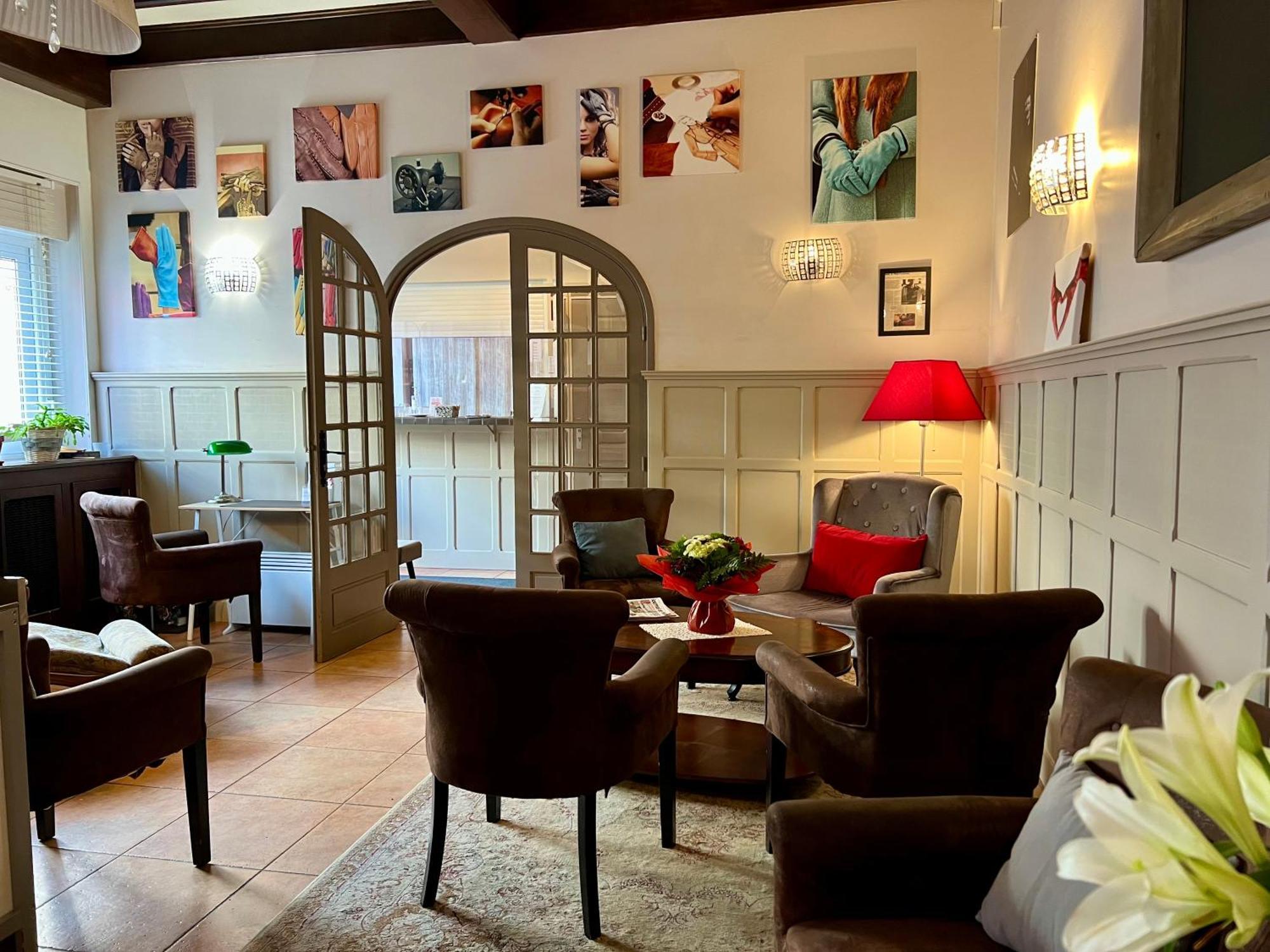 Logis Hotel Des Causses ミヨー エクステリア 写真