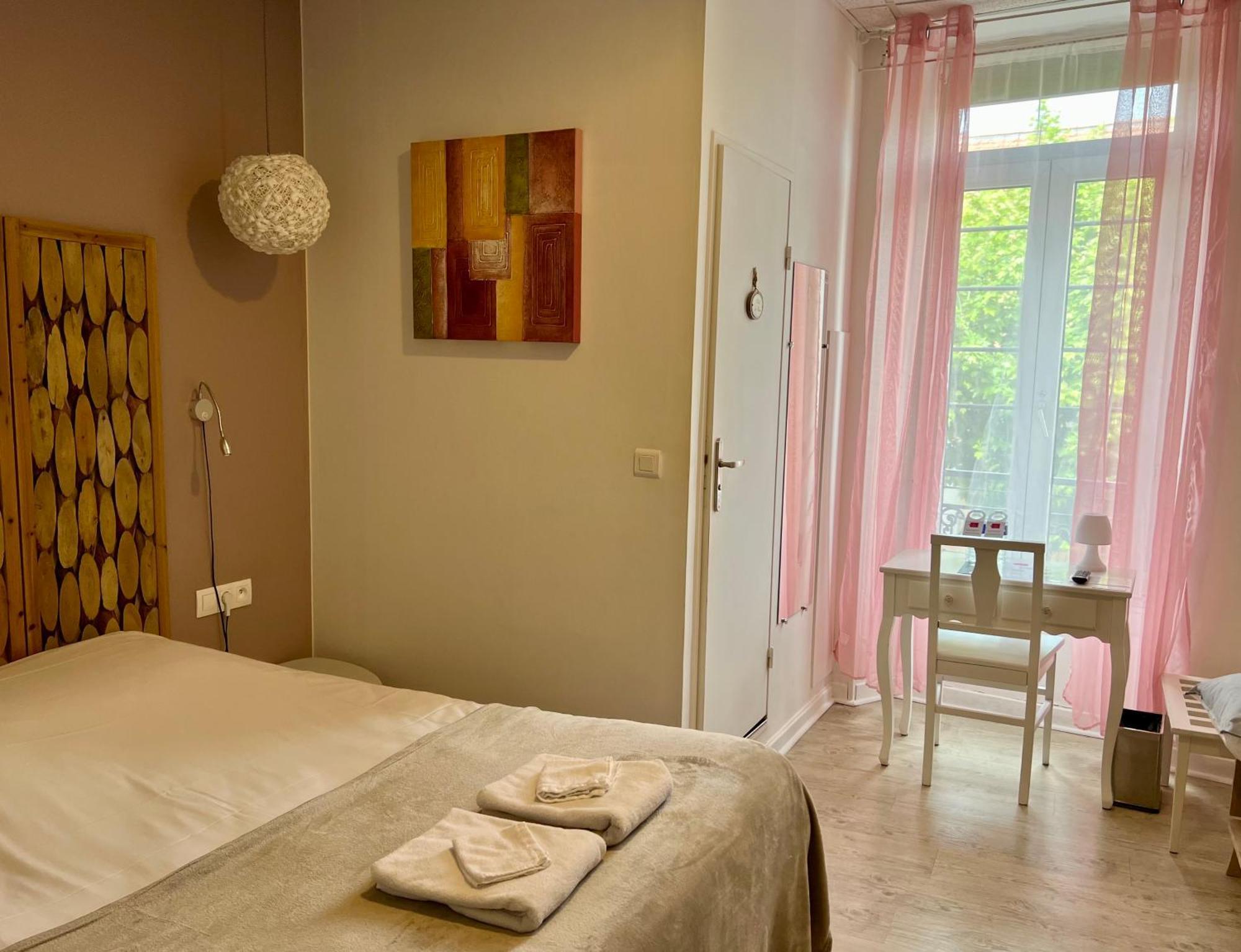 Logis Hotel Des Causses ミヨー エクステリア 写真